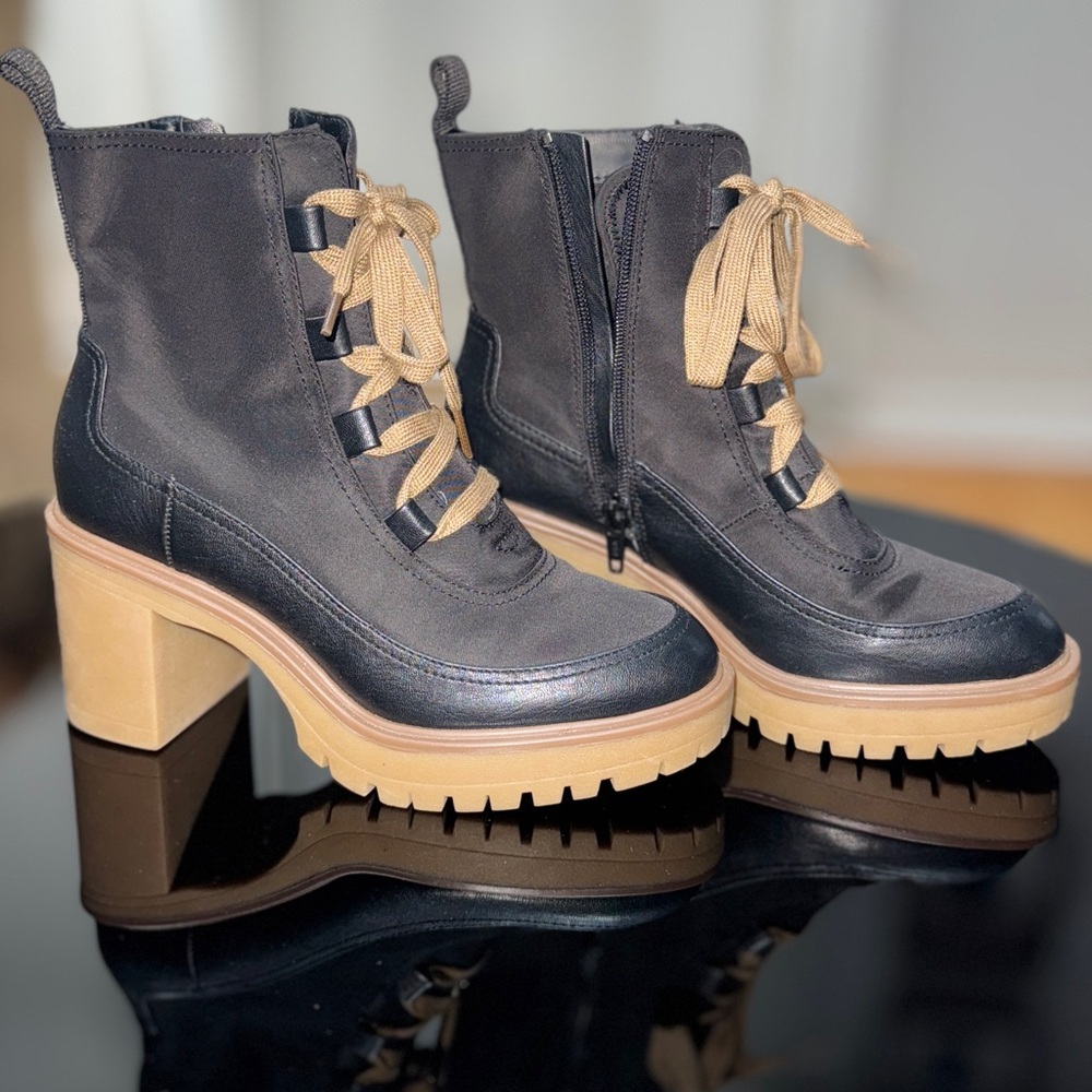 Black and Tan Women's Boots Size 8